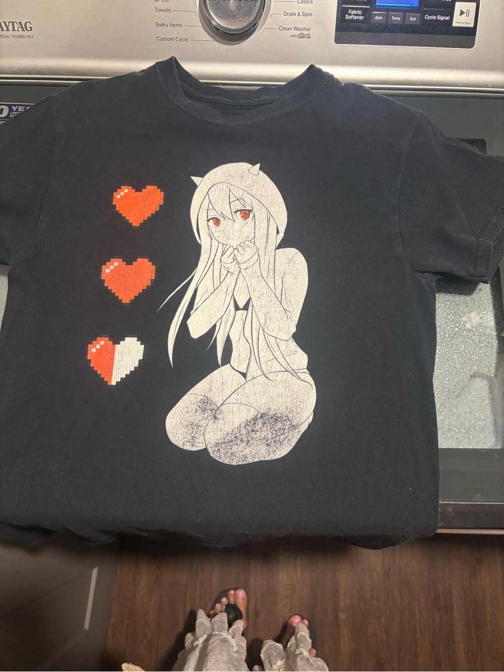 Black Anime Heart Graphic Tee - Unbranded